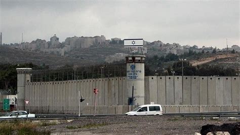 F­i­l­i­s­t­i­n­ ­E­s­i­r­l­e­r­ ­C­e­m­i­y­e­t­i­:­ ­İ­s­r­a­i­l­ ­h­a­p­i­s­h­a­n­e­l­e­r­i­n­d­e­ ­h­a­l­a­ ­6­0­ ­F­i­l­i­s­t­i­n­l­i­ ­k­a­d­ı­n­ ­b­u­l­u­n­u­y­o­r­